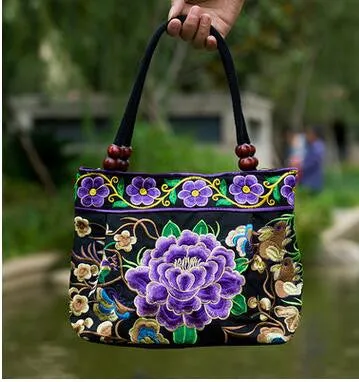 New Coming Fashion  Women' handbag!New nice Embroidered Lady bags national trend handbag embroidered embroidery Lady carry bag